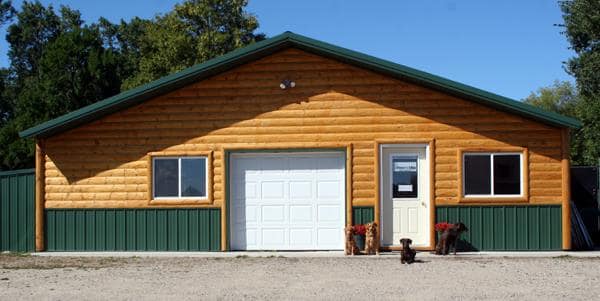 Waters Edge Retrievers in Buffalo Minnesota view of outside of boarding building
